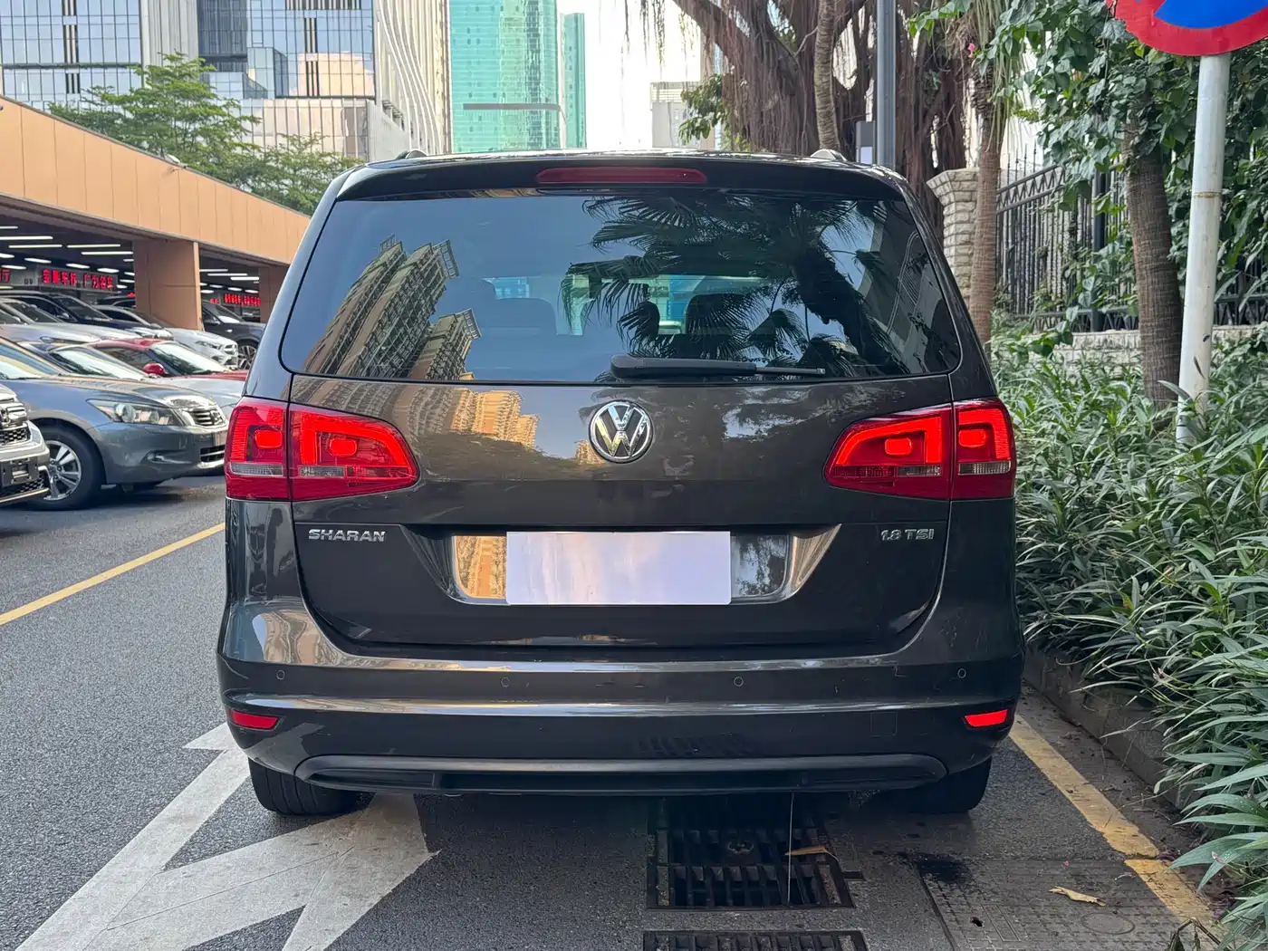 Volkswagen Sharan 2013 1.8TSI Standard фото 5
