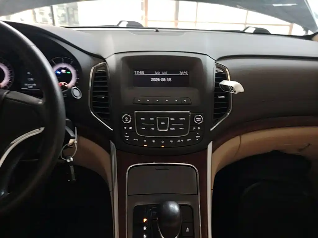 Roewe 950 2015 2015 1.8T Elite Edition