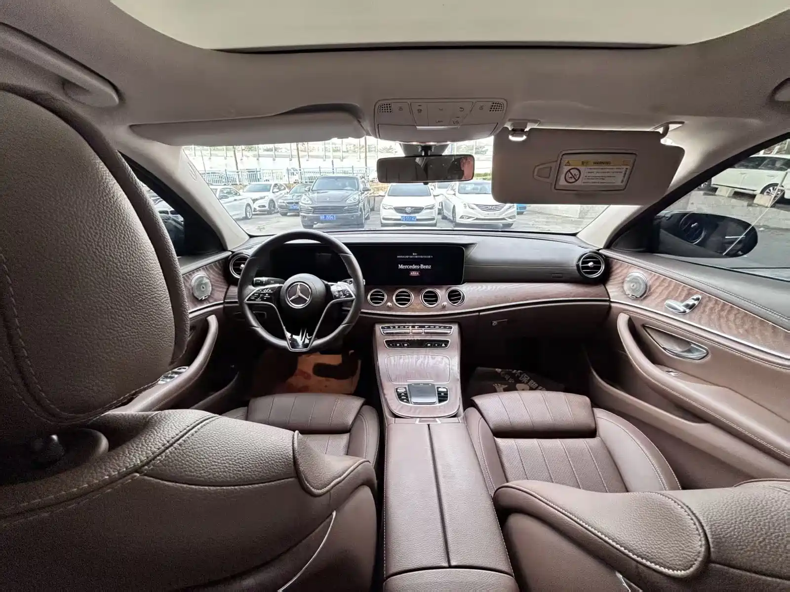 Photo 9 - Mercedes-Benz E-Class