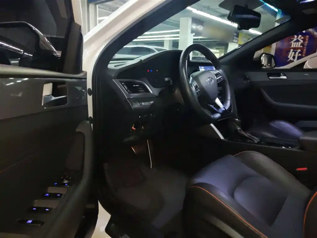 Hyundai Sonata 2015 1.6T GLS Smart фото 16