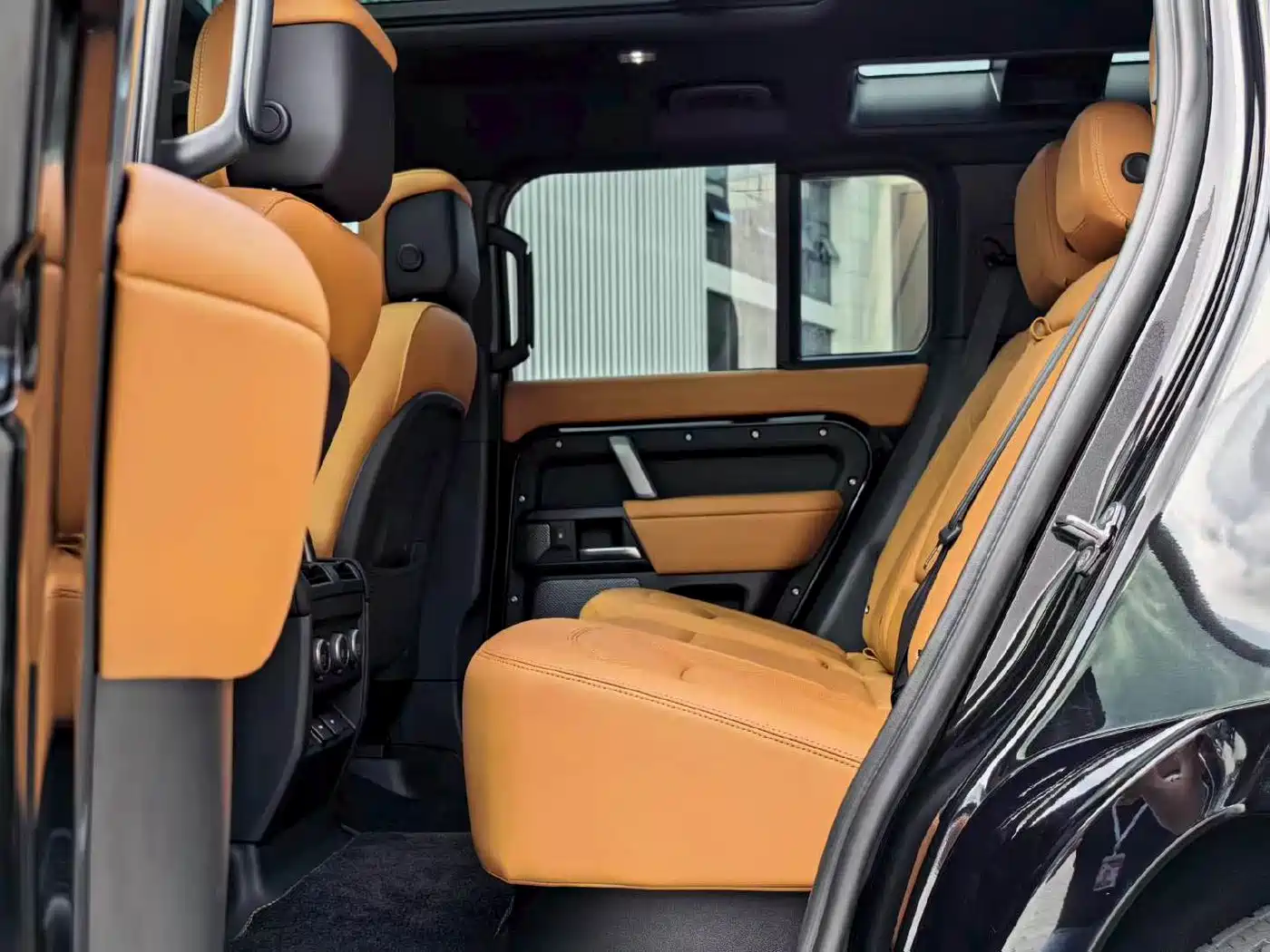 صورة 6 - Land Rover Defender