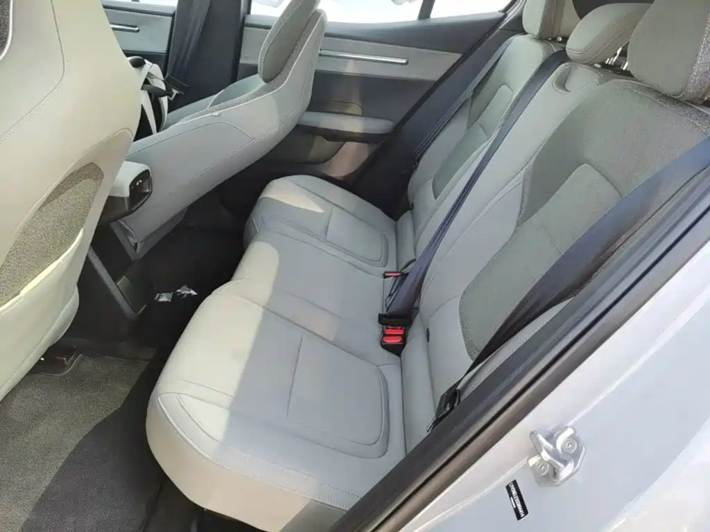 Volvo EX30 2024 2025 RWD Long Range Ultra