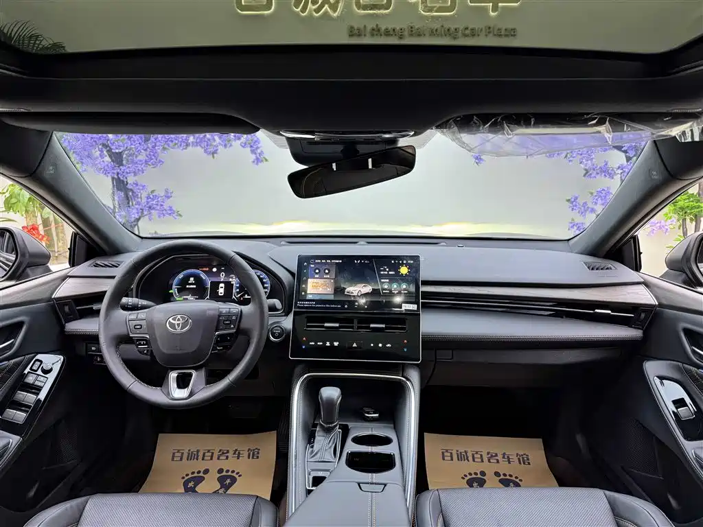 Toyota Avalon 2024 Model Hybrid 2.5L XLE Prestige Edition фото 16