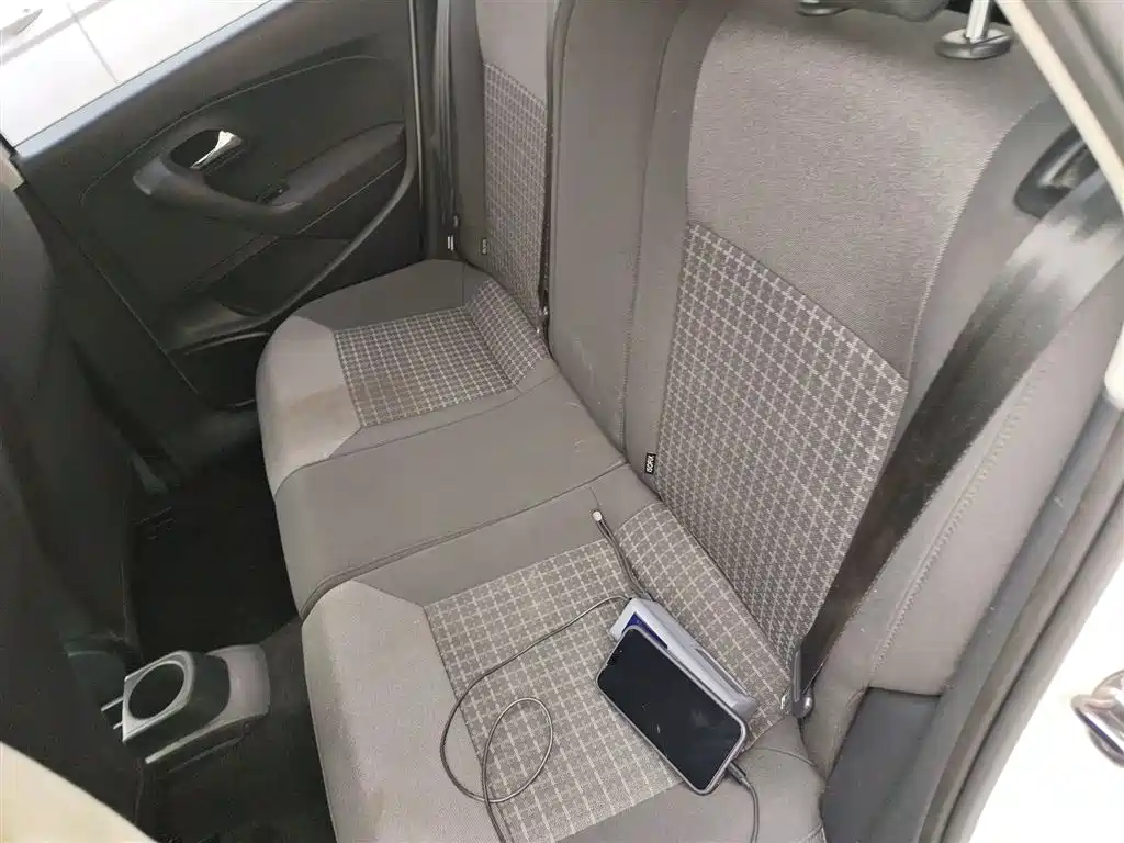 Volkswagen Polo 2016 1.6L Automatic Comfort фото 13