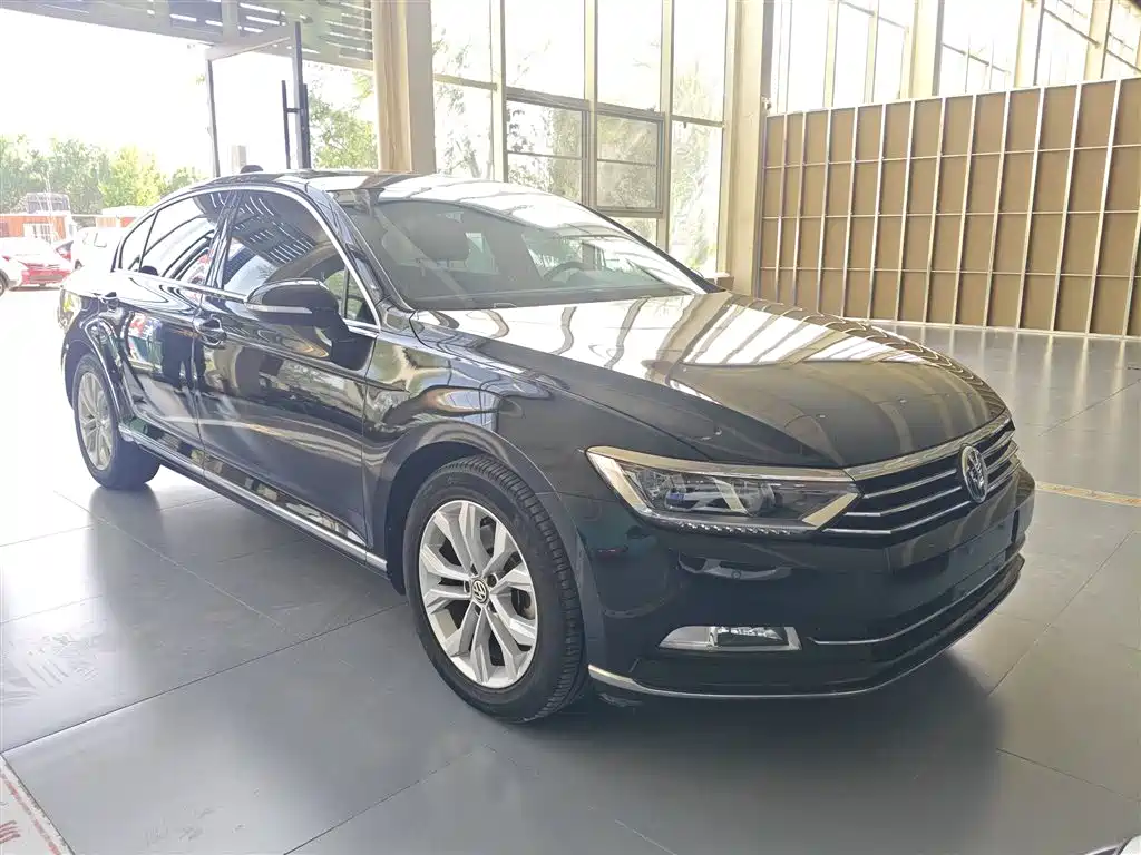 Volkswagen Magotan 2019 330TSI DSG Luxury Class China VI фото 4
