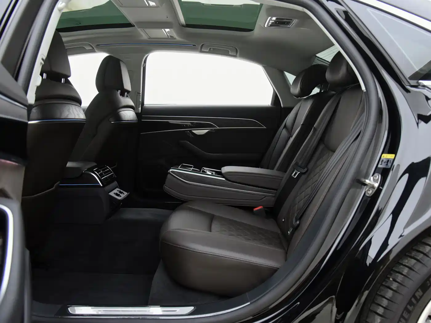 Audi A8 2021 A8L 50 TFSI quattro Comfort фото 27