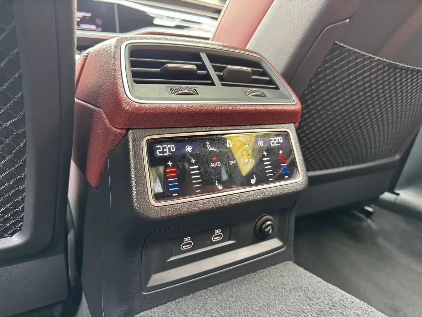 Audi A7L 2024 45 TFSI quattro S-line Black Warrior Edition фото 12