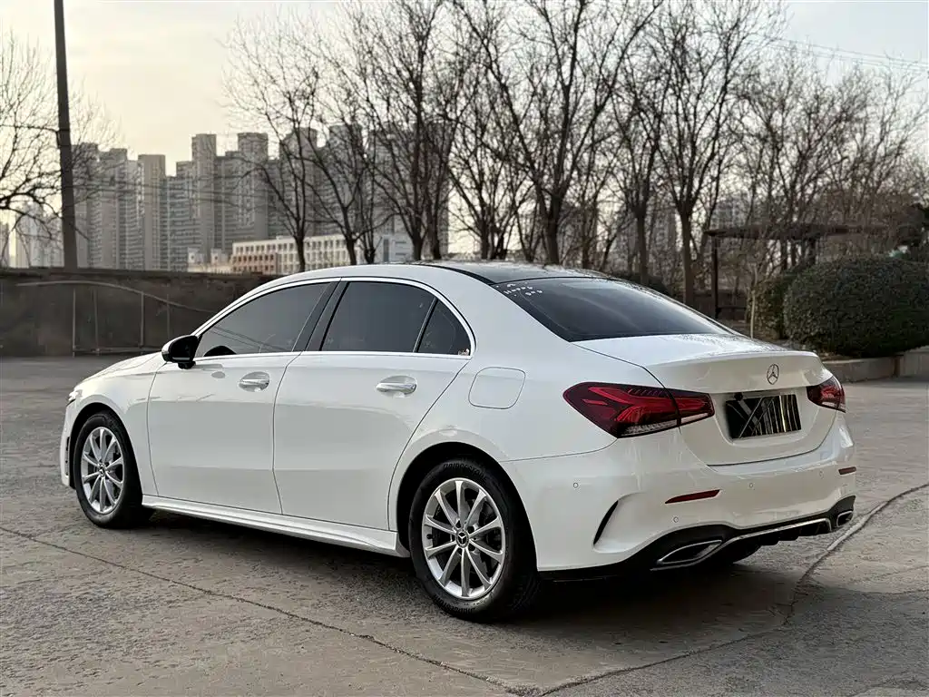 Mercedes-Benz A-Class 2019 A 200 L Sport Sedan фото 16