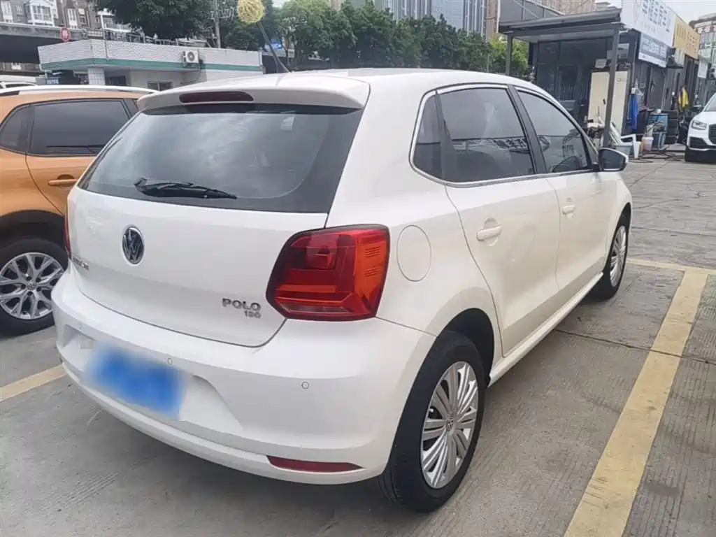 Volkswagen Polo 2016 1.6L Automatic Comfort фото 7