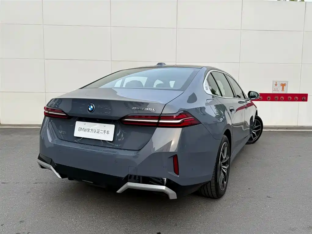 BMW i5 2024 eDrive 35L Premium Model M Sport Package фото 3