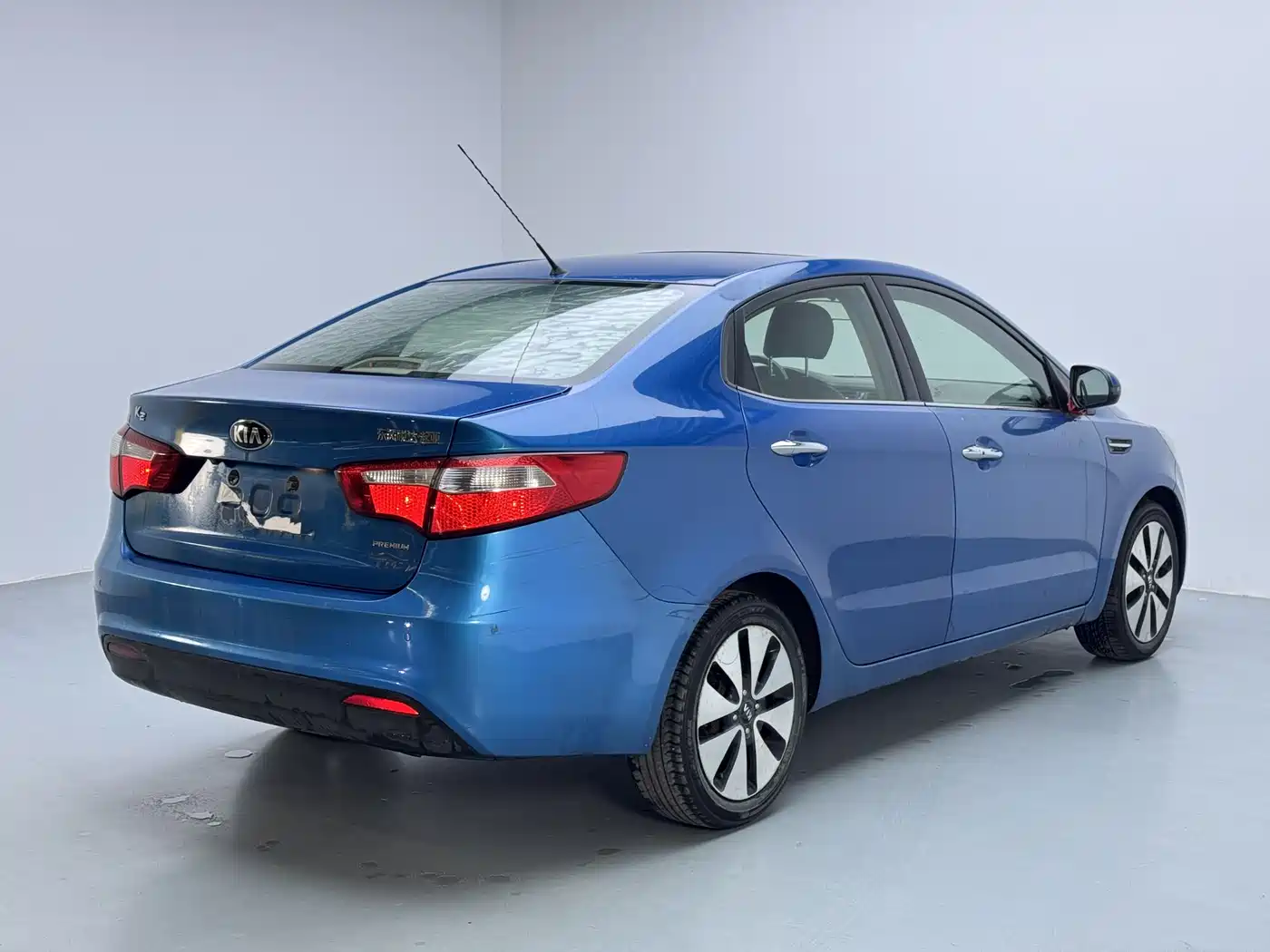 Kia K2 2012 Sedan 1.6L AT Premium Commemorative Edition фото 4