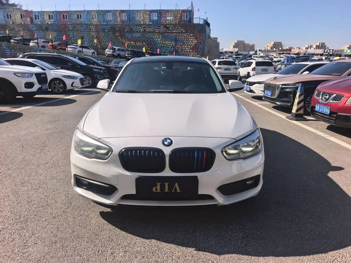 BMW 1 Series (Import) 2018 118i Leading фото 2