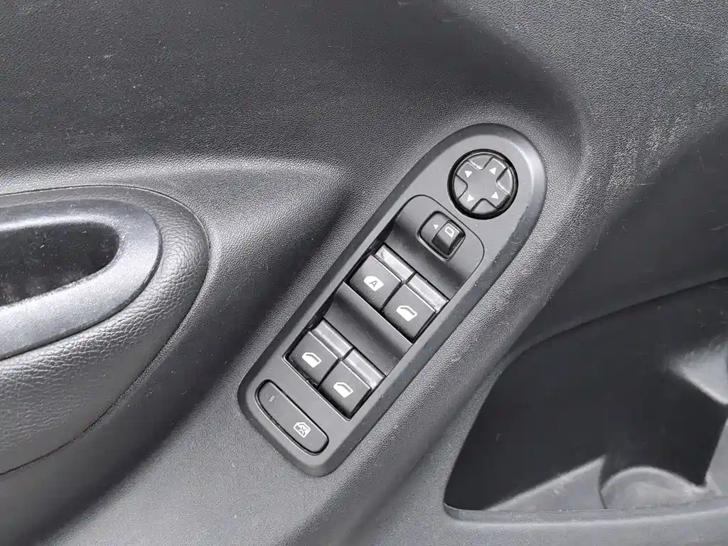 Peugeot 301 2018 2018 1.6L Manual Comfort Edition