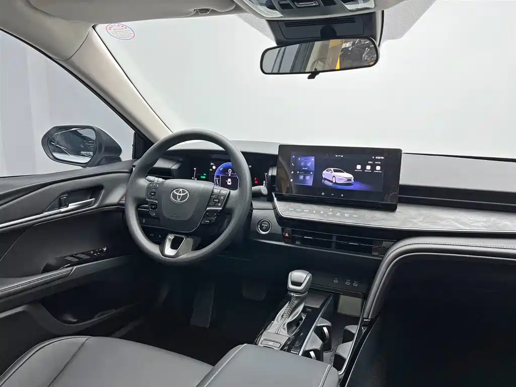 Toyota Camry 2024 Hybrid 2.0HE Elite Edition фото 23
