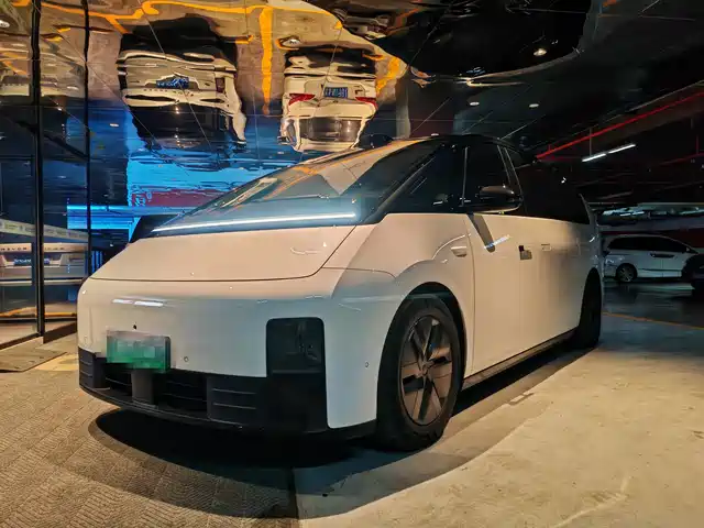 Li Auto MEGA Ultra, Smart Refresh