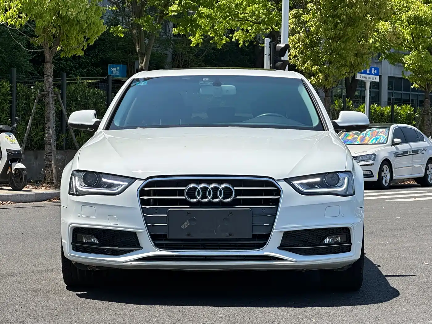 Audi A4L 2016 35 TFSI Automatic Luxury фото 3