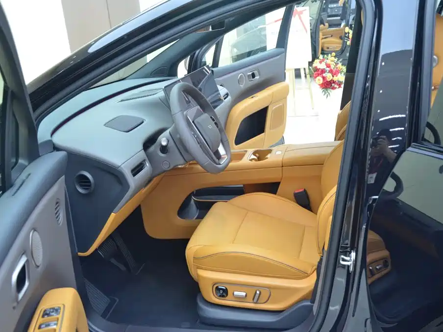 Li Auto i6 2026 2025 4WD Base Model