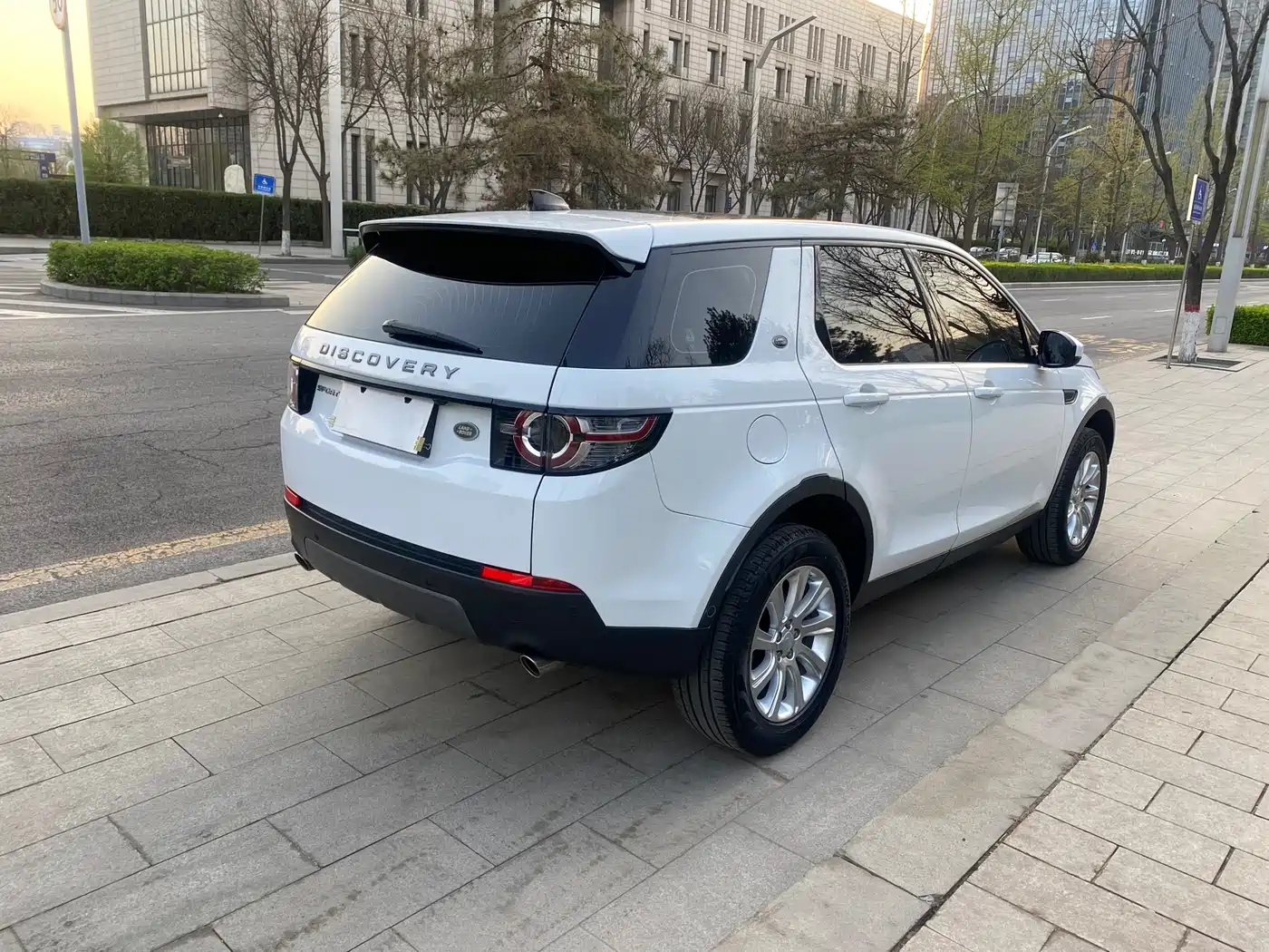 Land Rover Discovery Sport 2019 240PS SE Edition China V фото 16