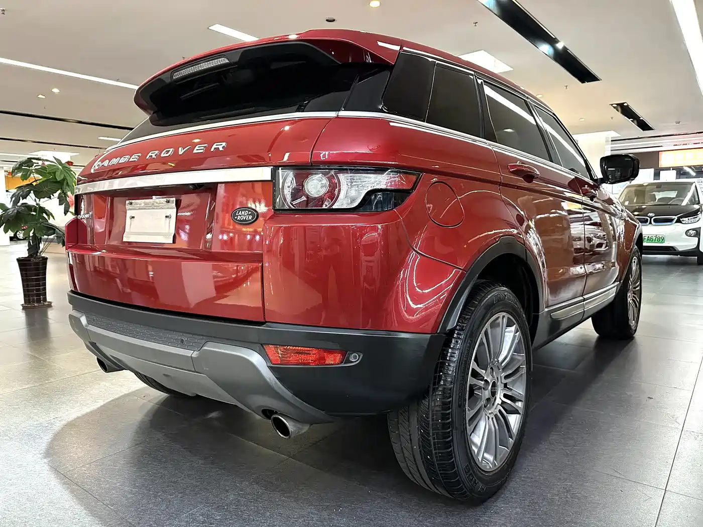Land Rover Range Rover Evoque (Import) 2012 2012 2.0T 5-door Premium Edition