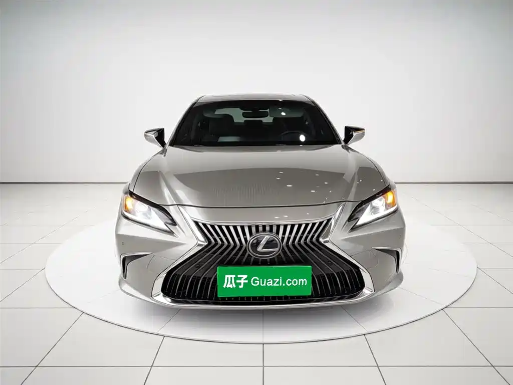 Lexus ES 2018 260 Excellence Edition China V фото 3