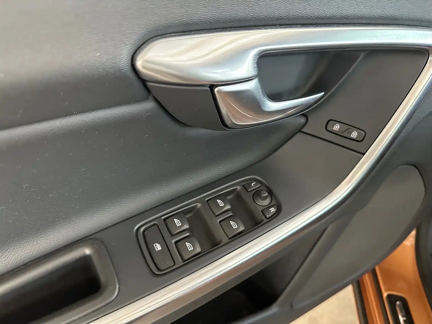 Фото 13 - Volvo S60