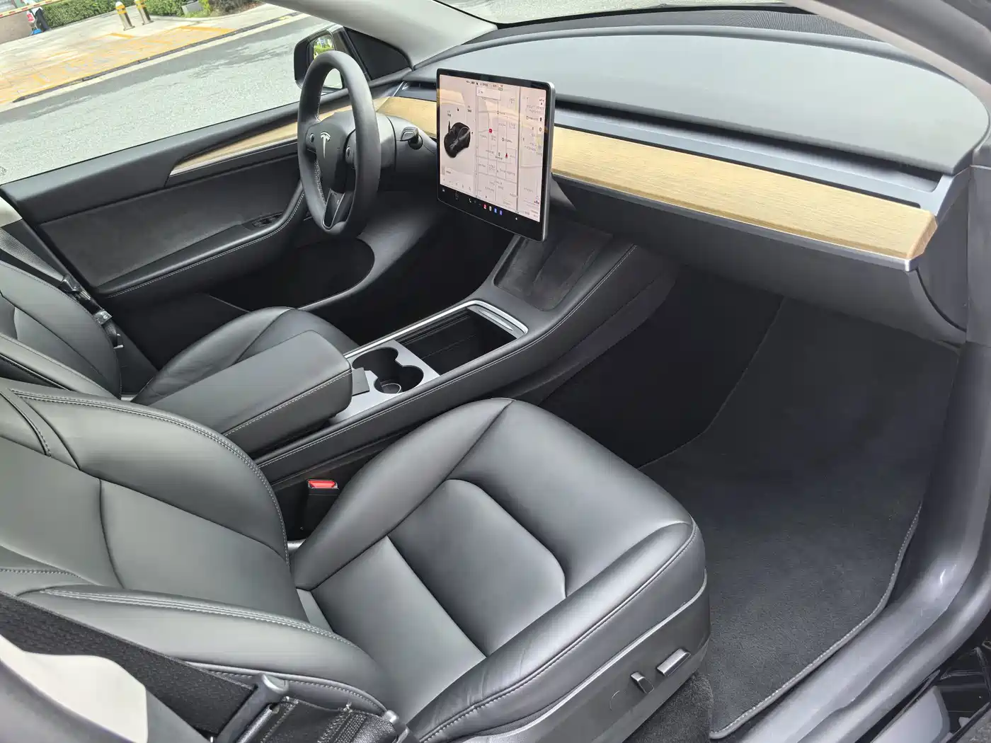 Фото 10 - Tesla Model Y