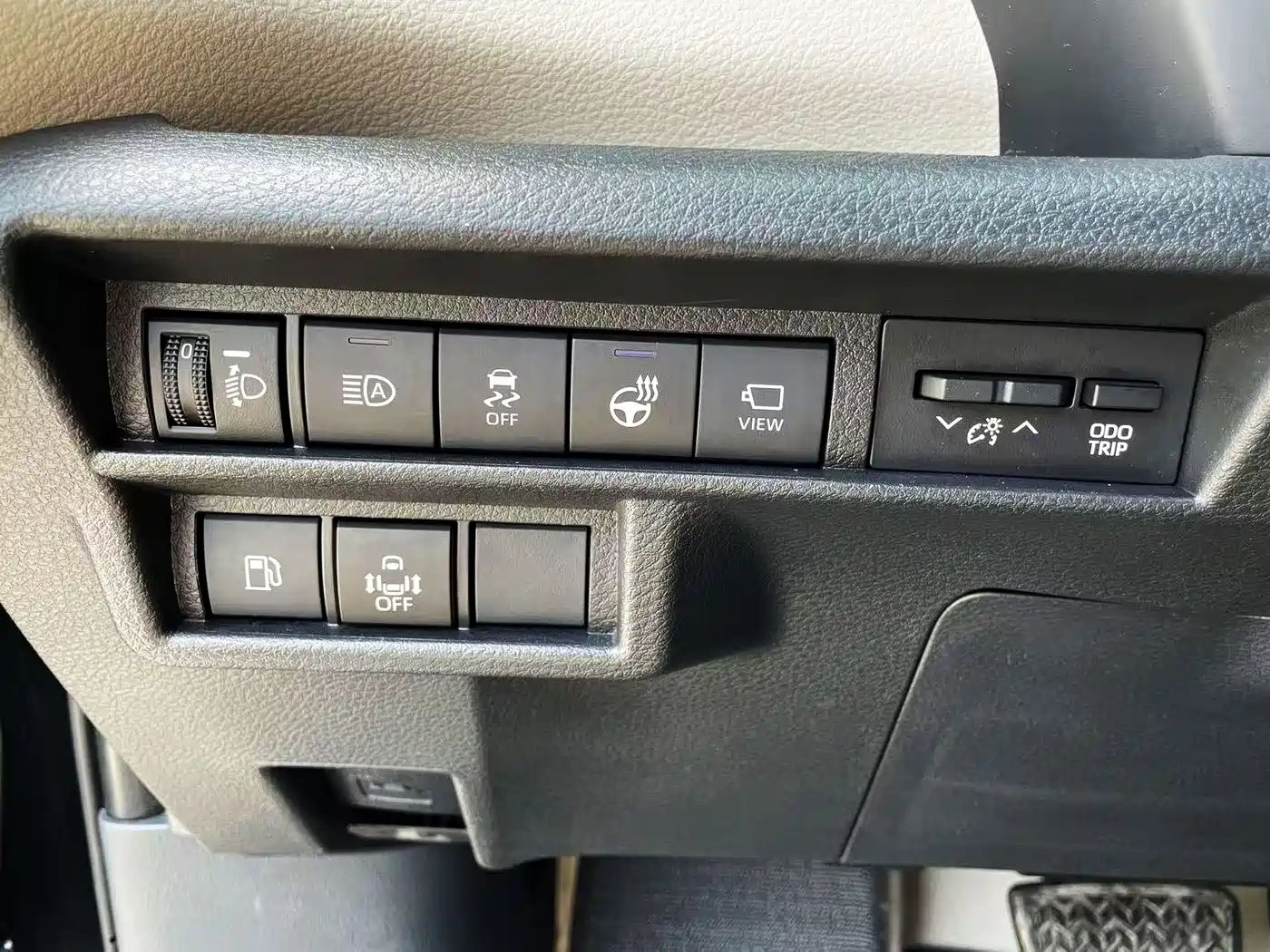 Toyota Sienna 2024 2.5L Hybrid 4WD Premium Edition фото 15