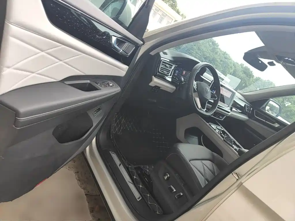 Фото 21 - Volkswagen Teramont