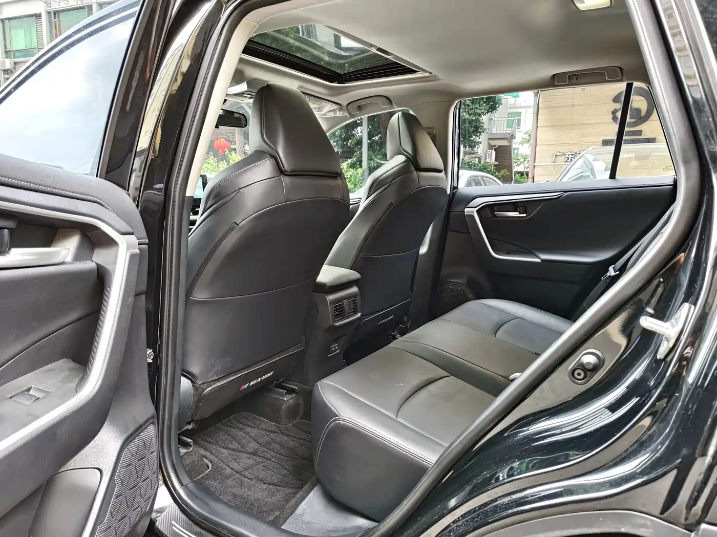 Toyota Wildlander 2023 2.0L CVT FWD Urban фото 6