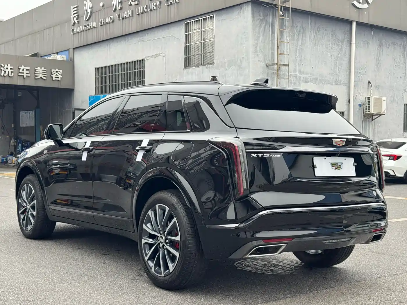 Cadillac XT5 2025 2.0T Premium Model фото 12