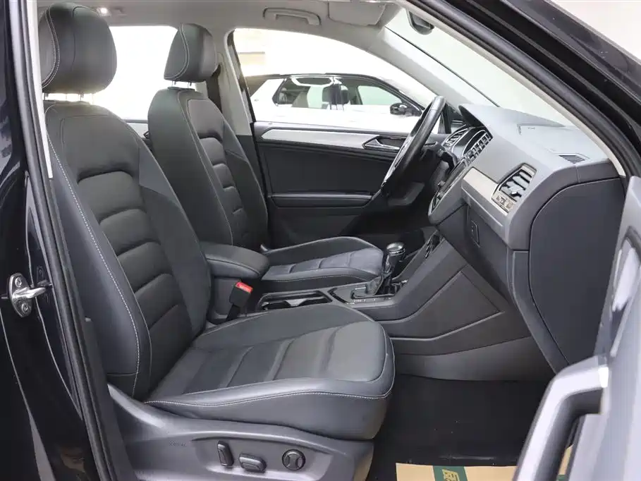 Volkswagen Tiguan L 2018 330TSI Automatic 2WD Luxury Edition фото 19