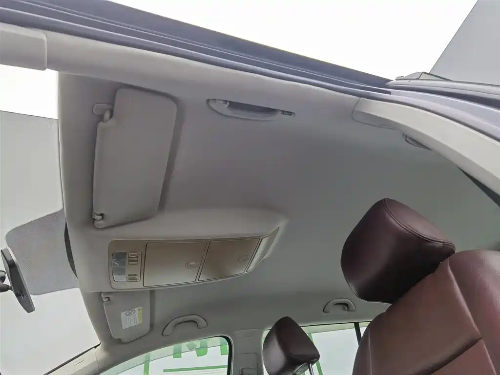 Volkswagen Touran 2015 1.4T Manual Trend Edition 5-seater фото 14