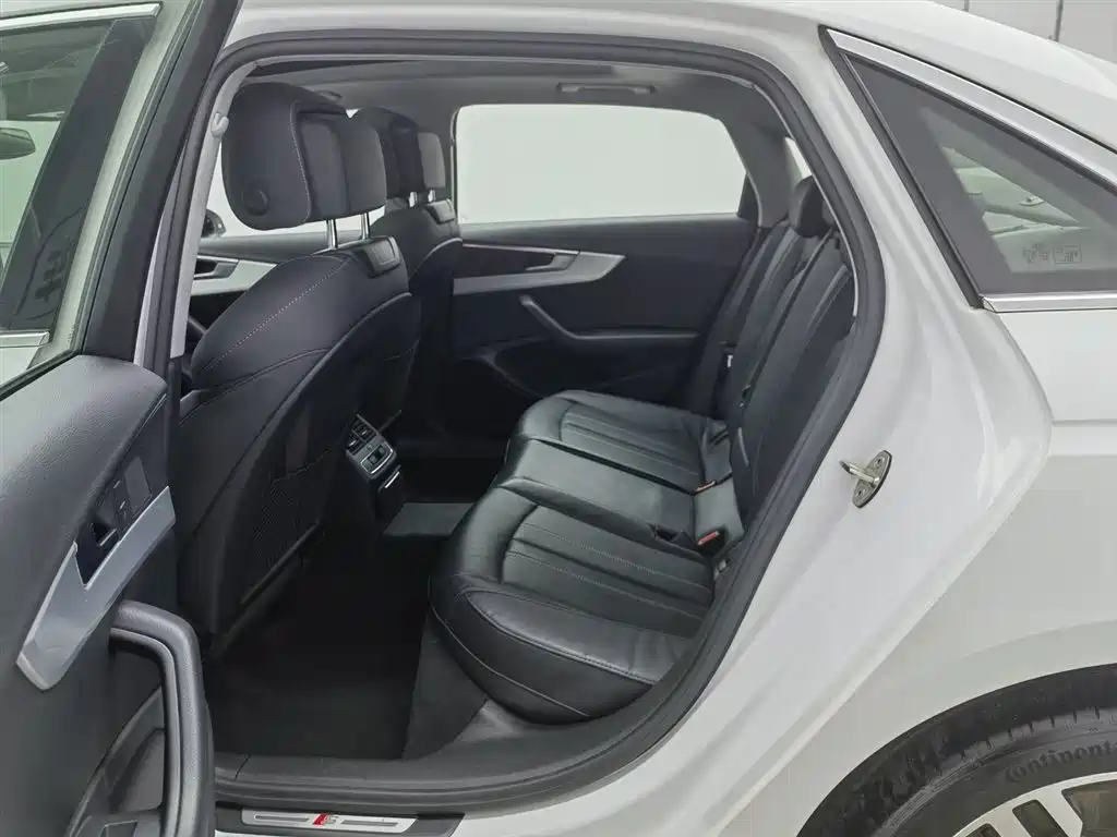 Audi A4L 2020 40 TFSI Luxury Dynamic фото 15