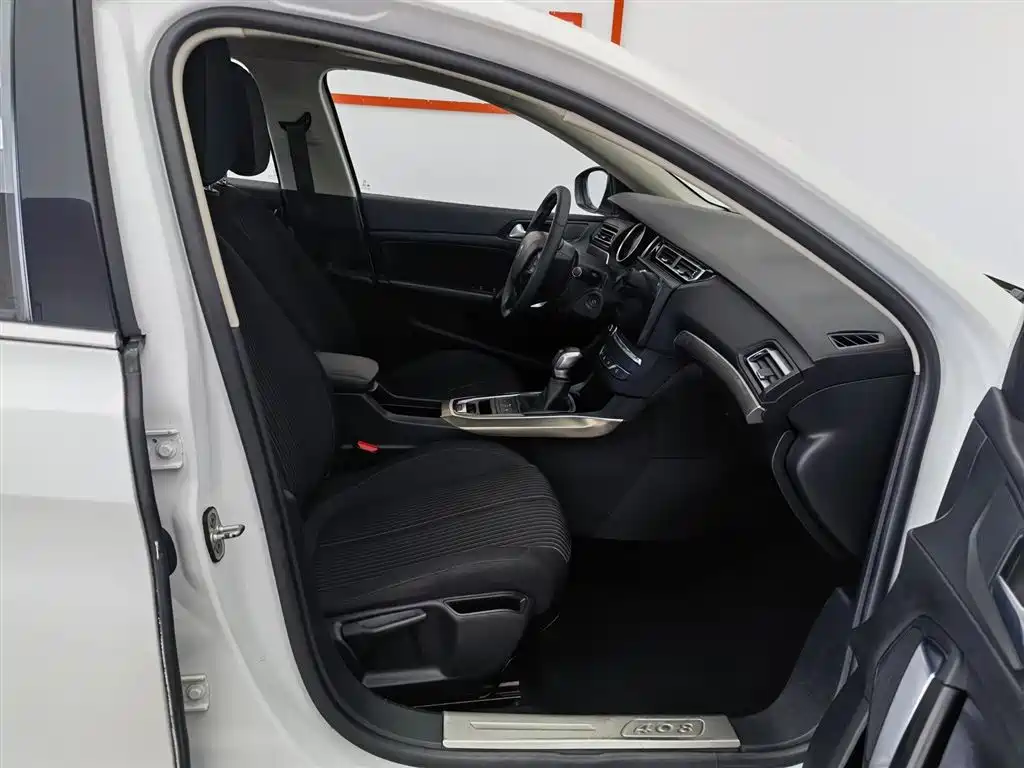 Peugeot 408 2015 Model 1.2T Automatic Luxury Edition фото 23