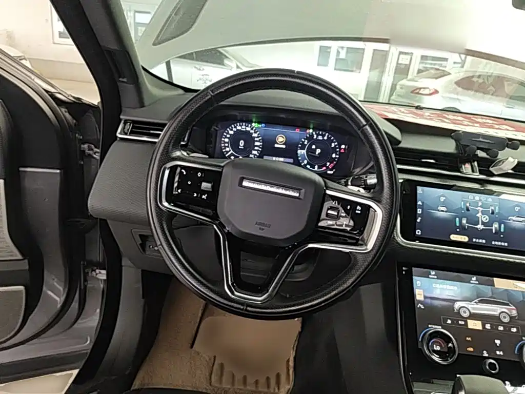 Photo 11 - Land Rover Range Rover Velar
