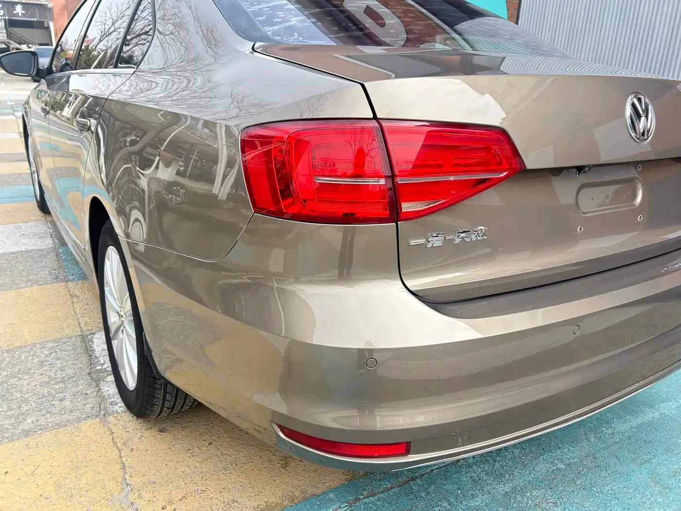 Volkswagen Sagitar 2015 1.6L Automatic Comfort фото 19