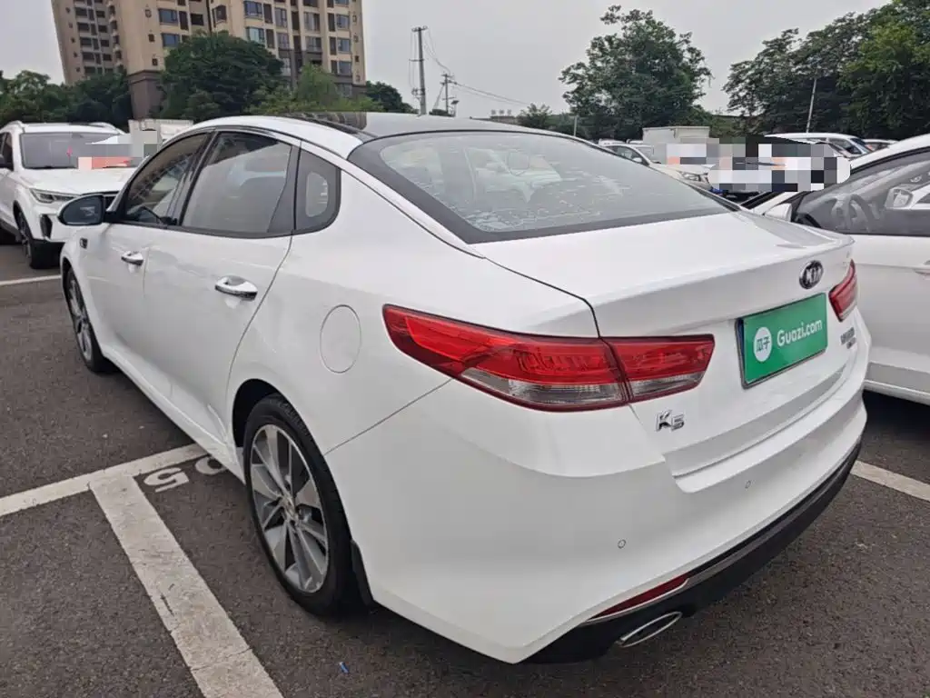 Фото 5 - Kia K5