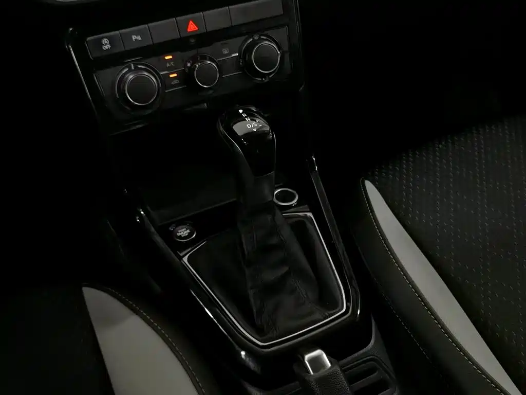 Volkswagen Tanying 2021 1.5L Automatic Smart Connect Edition фото 13
