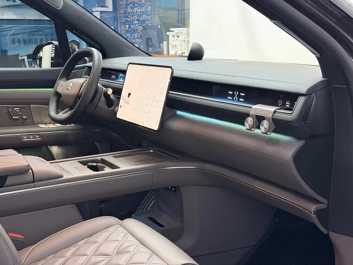 NIO ES8 2026 2025 Model 6-Seat Executive Luxury Edition