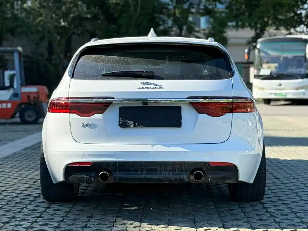 Jaguar XF 2019 2018 XF Sportbrake 2.0T 250PS 2WD Elegance Edition