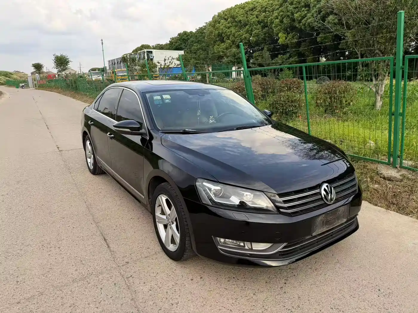 Volkswagen Passat 2015 1.8TSI DSG Prestige Edition фото 3