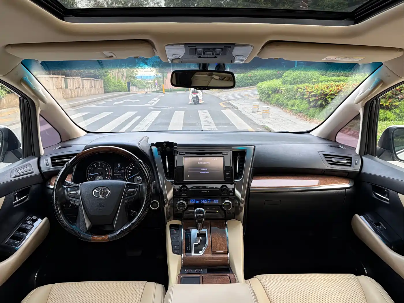 Toyota Alphard 2015 3.5L Premium Edition фото 13
