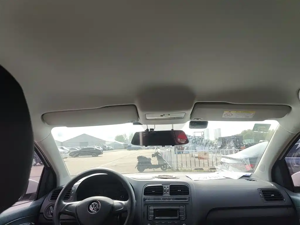 Volkswagen Polo 2018 1.5L Auto Safe Drive фото 18