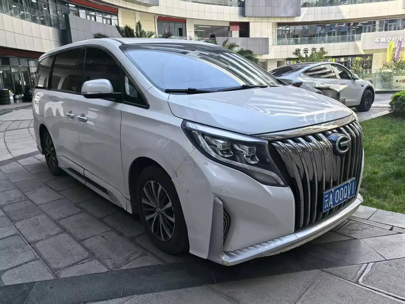 GAC TRUMPCHI M8