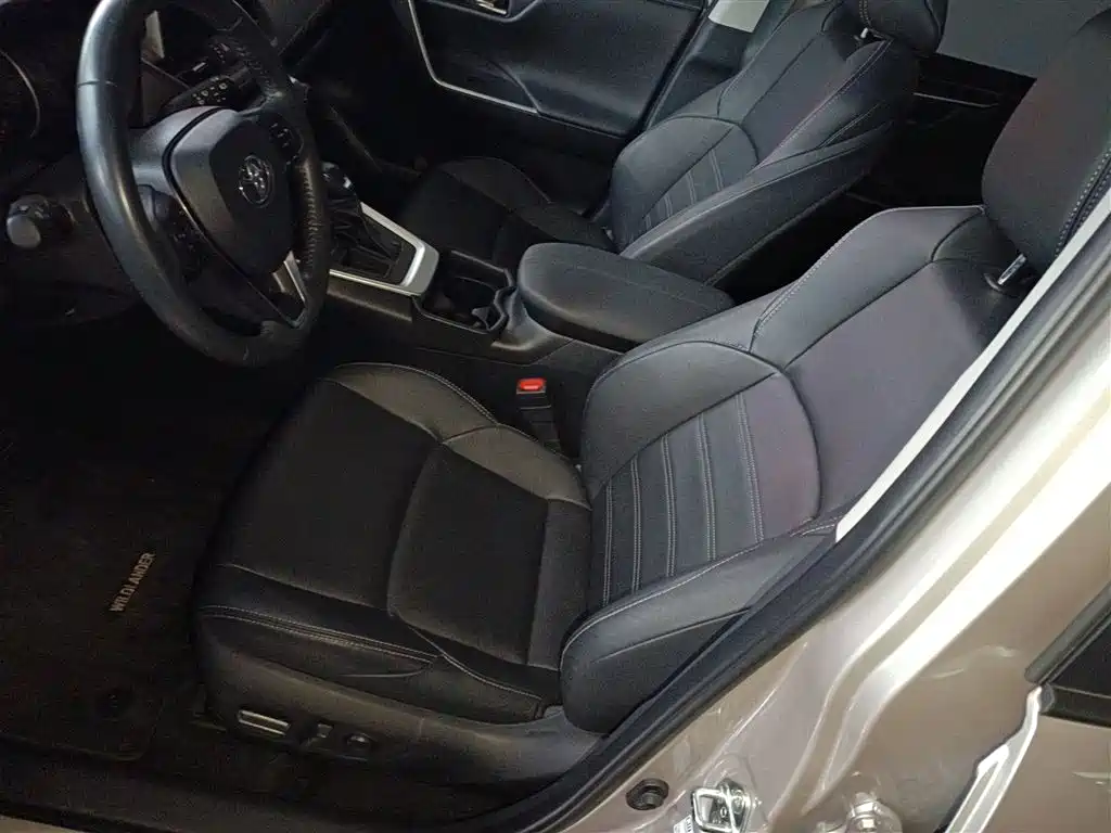 Toyota Wildlander 2021 2.0L CVT 2WD Luxury Edition фото 11