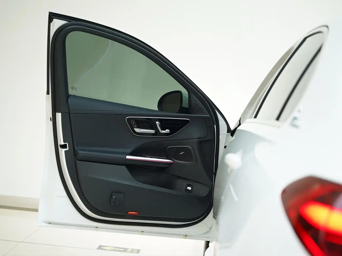 Mercedes-Benz C-Class 2025 Facelift C 260 L Sport Edition фото 11