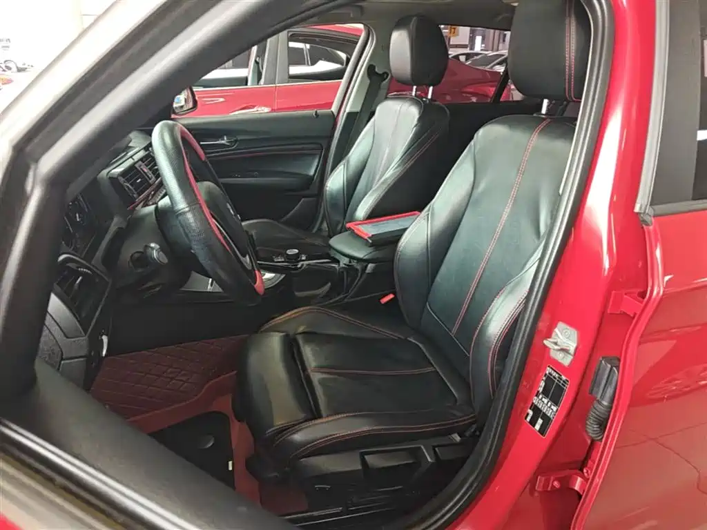 BMW 1 Series (Import) 2018 118i Sport Design Package фото 15