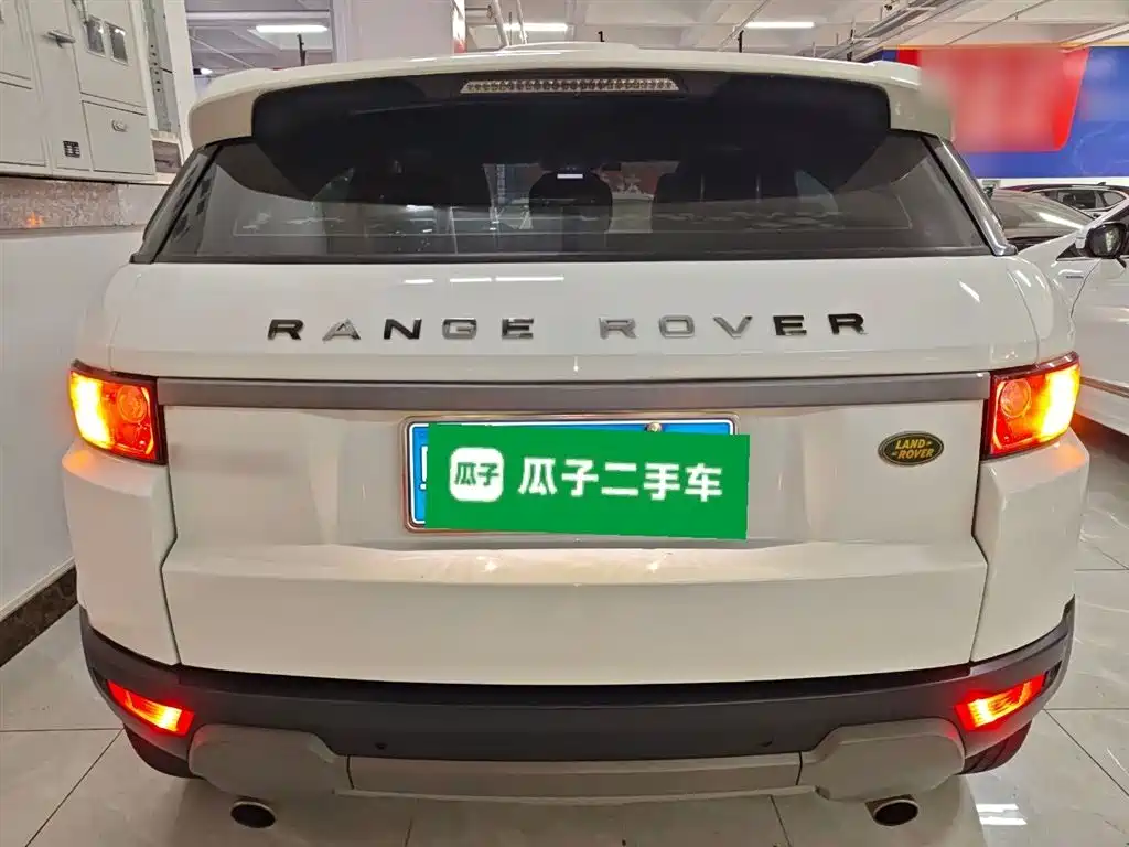 Land Rover Range Rover Evoque 2015 2.0T 5-Door Fashion Edition фото 4