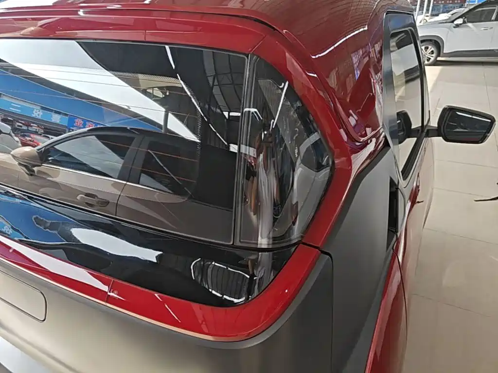 BAOJUN E200