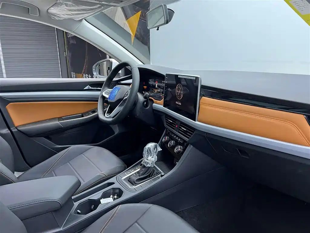 Volkswagen Bora 2025 Facelift 200TSI DSG Navigation Edition фото 22